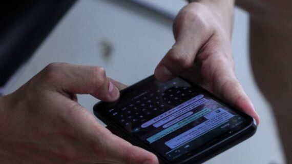 Dahsyat! Cara Kerja Freelance Balas Chat Terbaik