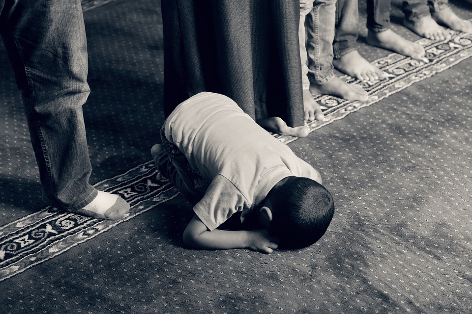 Berbagi Kisah : Belajar Sholat Untuk Anak Sejak Dini | Pondok Islami
