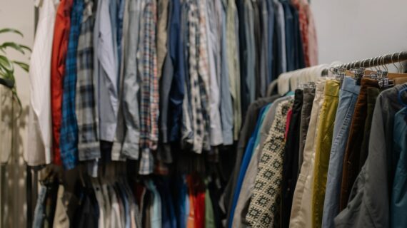 Wow! Cara Jualan Baju Online Agar Laris Terpecaya