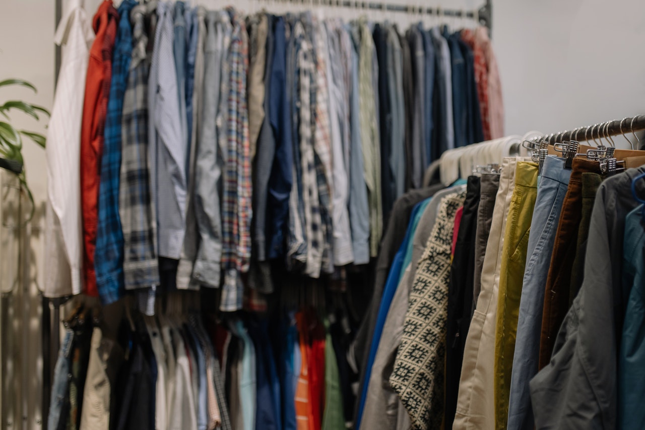 Cara Jualan Baju Preloved Agar Laris - Akademi Statistika